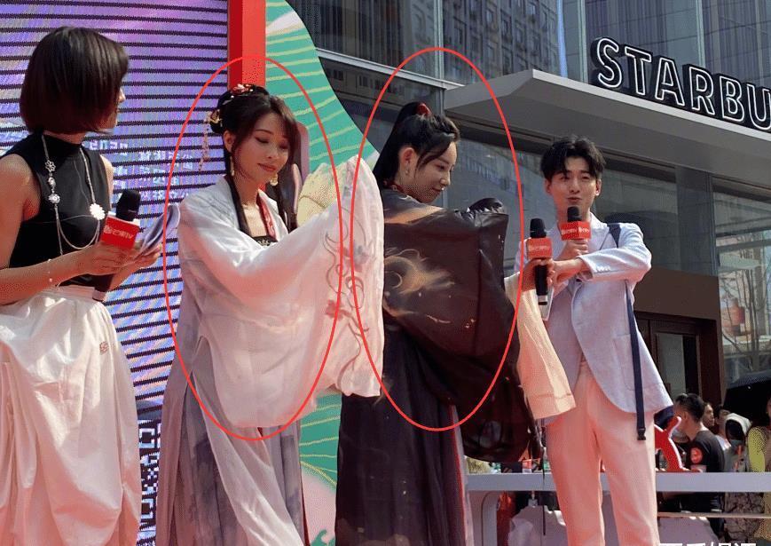  大街|袁咏琳大街献唱《无价之姐》，看到她旁边的姐姐，羡慕现场观众了