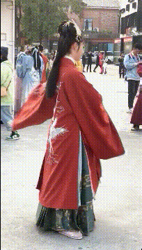 搞笑|搞笑GIF:大爷这舞姿是我们全村人的希望!