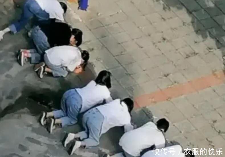 身经百战|“女生被教官惩罚做俯卧撑,网友评论尽显司机风采,哈哈哈这是身经百战啊”