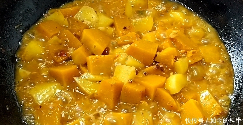 种食材|教你土豆炖南瓜川味做法,方法简单,味道香辣,关键吃完不长肉