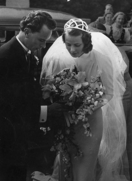 婚纱|百年婚纱秘史原来以前的新娘还不止会穿白婚纱