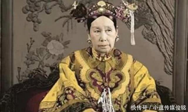 夸张|慈禧穿的袜子,千人半月才绣好一双,用的厕纸,更是夸张