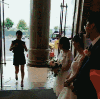 GIF|搞笑GIF:说出来你们可能不信,刚刚比赛中我输给了一辆面包车