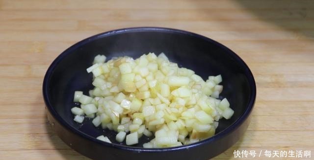 苹果|苹果新吃法,活了半辈子,这吃法第一次见,营养美味又香又甜
