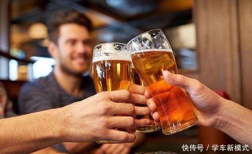 瓶装|买啤酒时,到底买瓶装的还罐装的了解后,才知道原来要买它