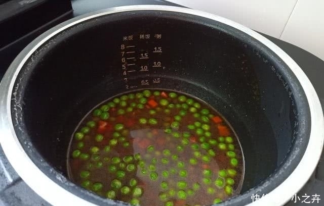 胡萝卜|煮饭加它,又香又软真好吃,3岁的孩子都能吃2碗,懒妈妈快学