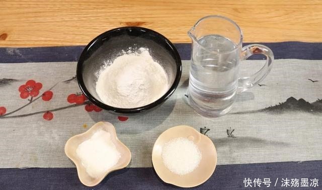 做法|糯米粉好吃不腻的做法,简单一炸,做出香甜糯米炸