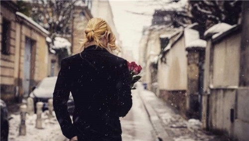 文化|日本第一牛郎:一晚收入3000万,26岁坐拥3亿资产,像极了一明星