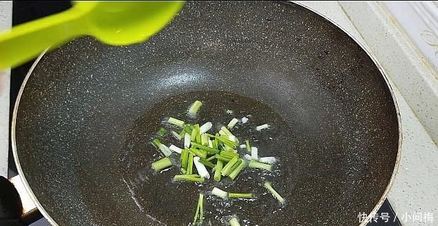  面条|面粉的最新做法, 比面条简单, 比疙瘩汤好吃, 连挑食的人都喜欢