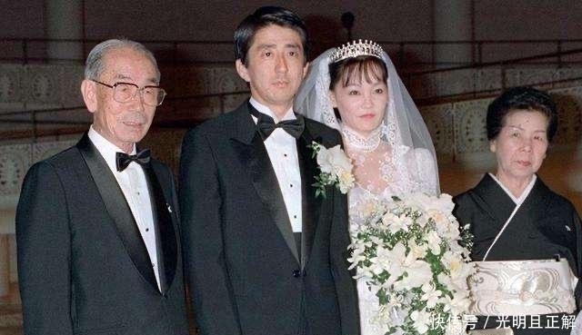 西装|安倍晋三母亲,这位日本贵妇人才是狠角色,无奈选儿媳却看走了眼