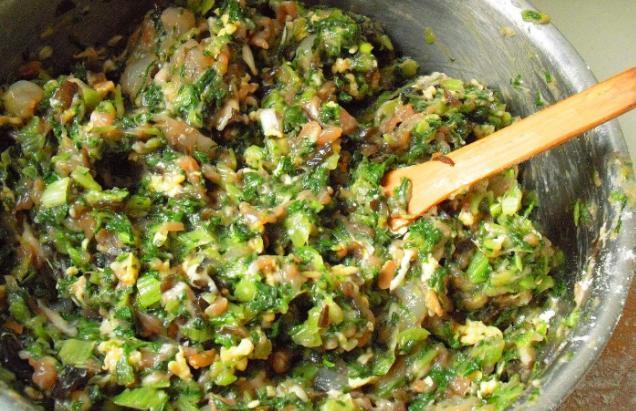 不好|包韭菜馅饺子,直接拌馅就错了!多加一步,韭菜更翠緑,还不出水