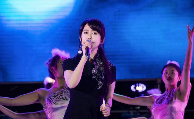 颜值|孟庭苇:哥哥去世,父亲中风,20年颜值不变,单身6年陪儿子