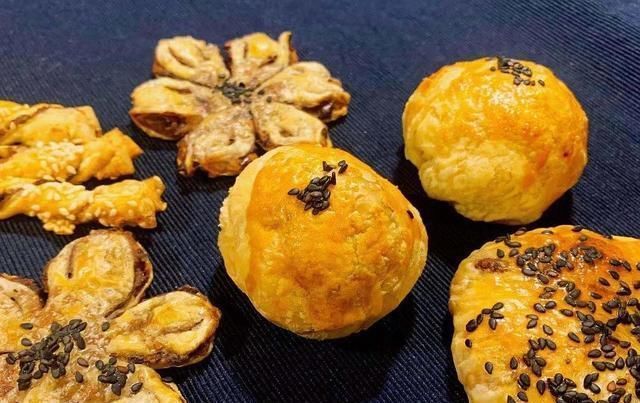  冰淇淋|美味不用等，香肠、蛋黄酥、半芝士布丁烧、抄手、草莓芝士蛋糕