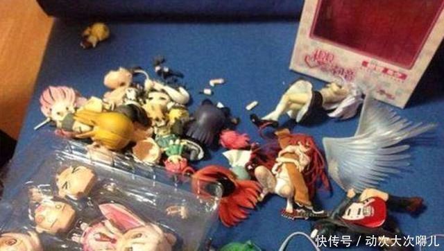 拒绝|熊孩子的手断了,他的父母拒绝赔偿一堆破塑料,敢要20万吗