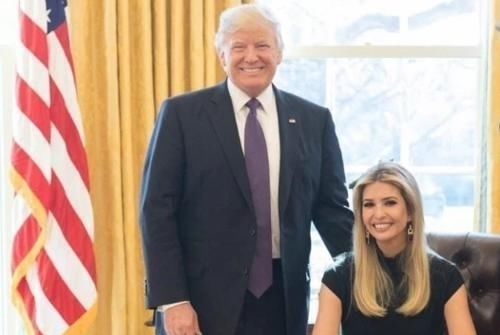  养眼|伊万卡不愧是国际一枝花，身穿“黄金甲”太霸气，与迪拜最帅王子同框真养眼