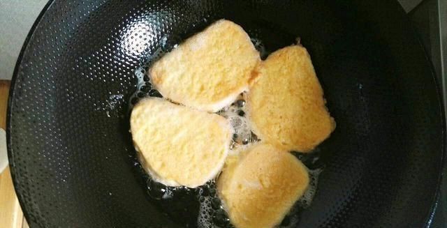 吸油|炸馒头片时,万万不可只裹鸡蛋液,加上这1步,酥脆松软不吸油