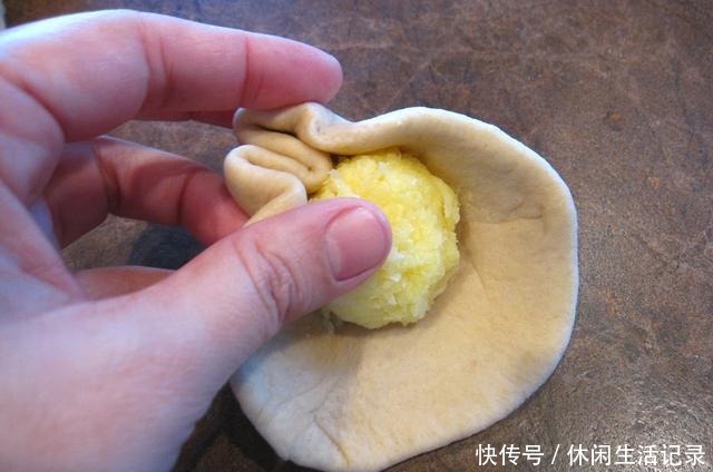 好吃|早餐面包这样做,孩子上学从不赖床,5分钟出锅,简单营养又好吃