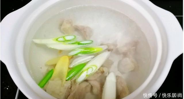 美味|厨师长教地道清炖羊肉汤的做法,简单营养又美味,汤白肉烂没膻味