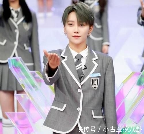 总决赛|C位内定?总决赛还没结束,某品牌官博就祝贺刘雨昕得了第一名!