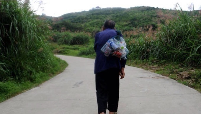 吴乃宜|7旬老人1天痛失3子，欠下60多万债务，承诺人走账不灭