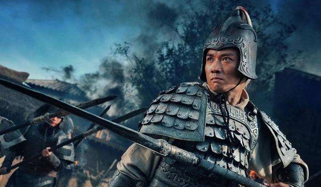  态度|同为五虎上将，关羽看不上马超和黄忠，为何对赵云态度不同？