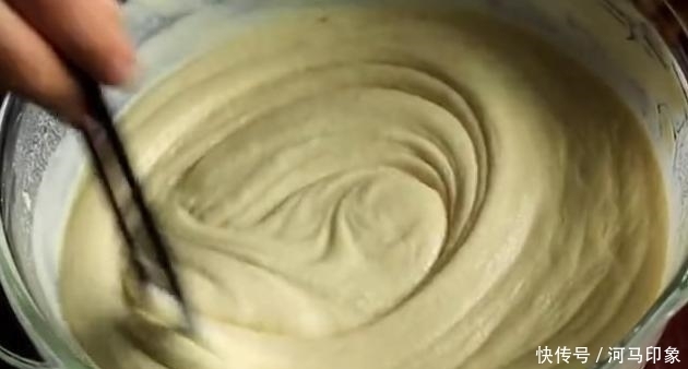  搅拌均匀|小米别再熬粥了，一个鸡蛋，一包牛奶，那样做好吃又营养