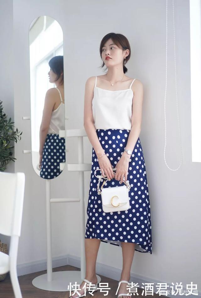  吊带衫|这5件夏日必备上衣，太好穿了！