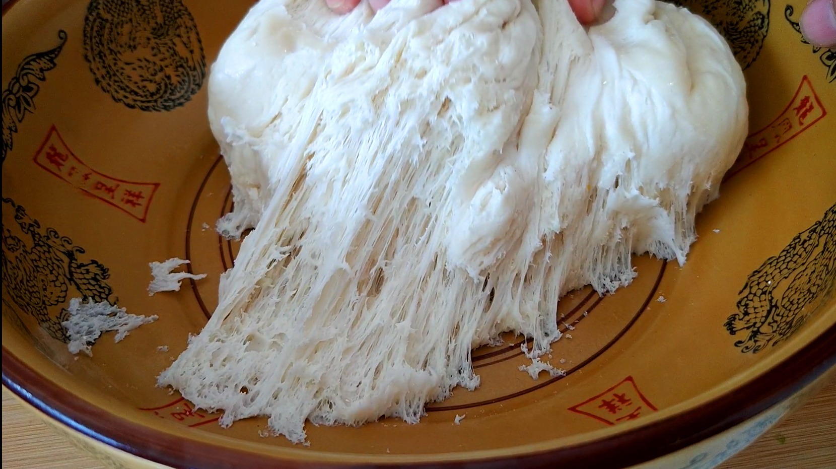 简单|面粉不要只会蒸馒头,这个做法比蒸包子简单,比馒头香,咸香味美