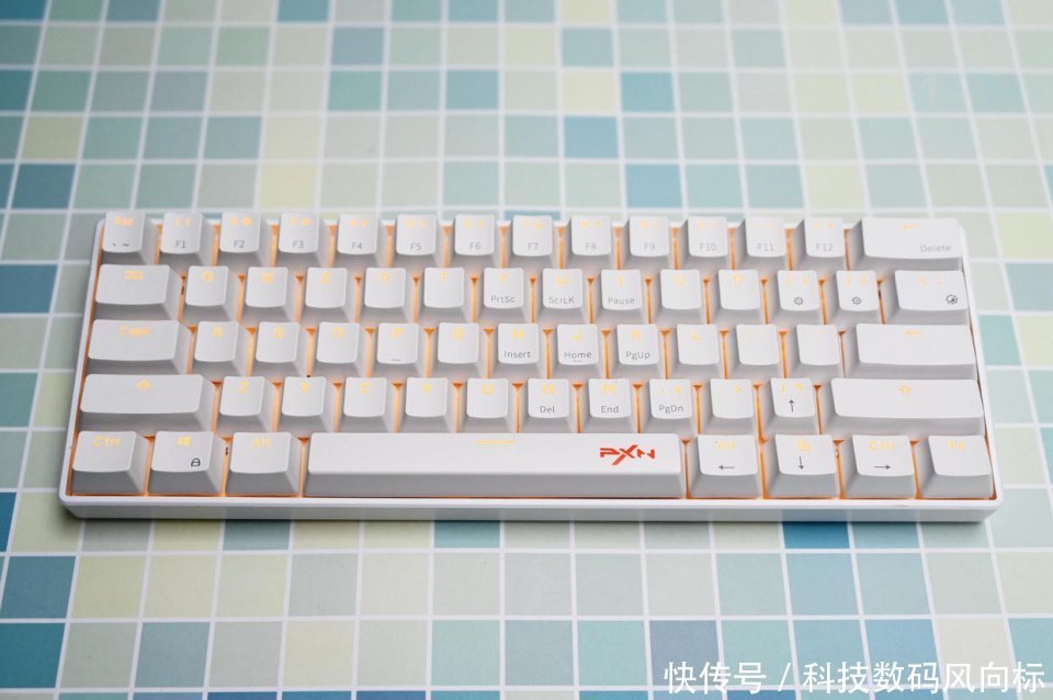 游戏|畅玩三端游戏,吃鸡快人一步,莱仕达K30游戏机械键盘体验