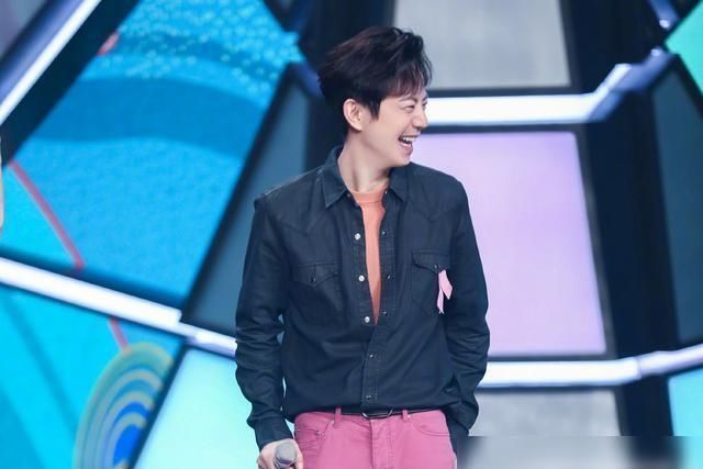 老师|高情商的代表何炅:一个“何老师”的称呼就是对他很好地证明