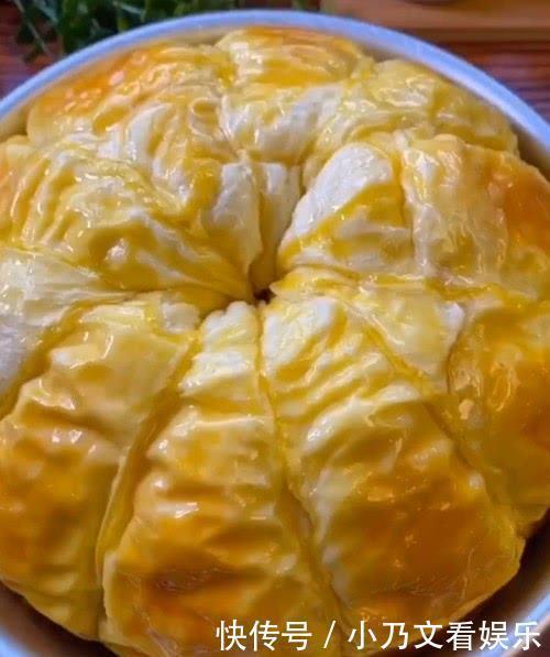  面包|3个鸡蛋1碗面粉，不用烤箱也能做面包，比买的还蓬松暄软，孩子最爱