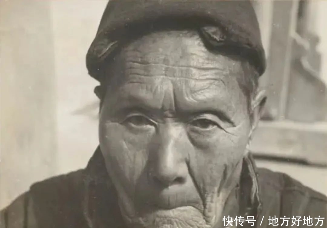 真实|清末真实照片，老汉田里有粮心里不慌，新娘霞披凤冠姿容俏丽