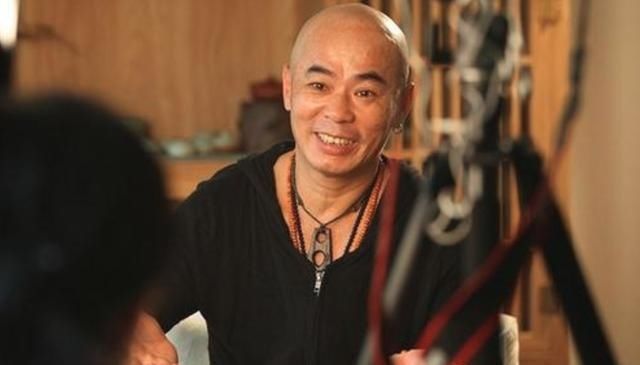  厨神|“鬼脚七”不拍功夫片演厨神，拿起道具咬了一口，结果赔了80万