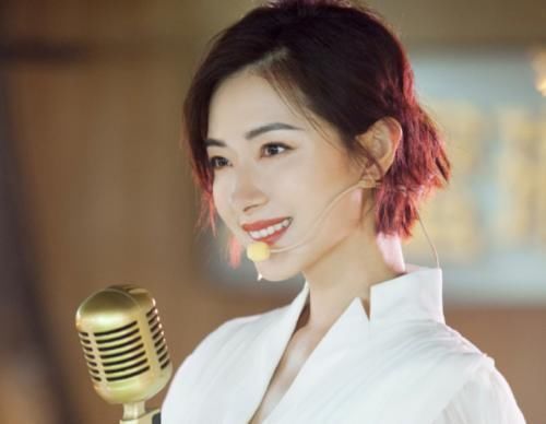  节目|《乘风破浪》冲浪榜更新，第一名已经被淘汰，吴昕万茜名次厉害了