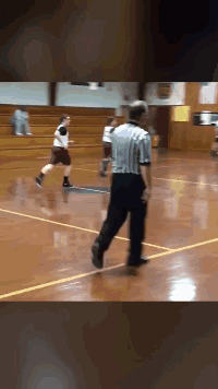 高手|搞笑GIF动图:这也太厉害了吧!竟然这样就进去了,高手啊!