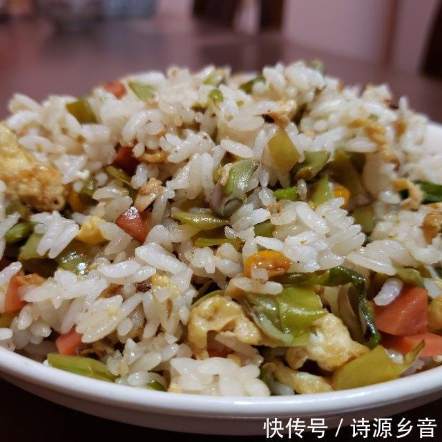  豆角|眉豆角炒米，意想不到的美味，简单易做