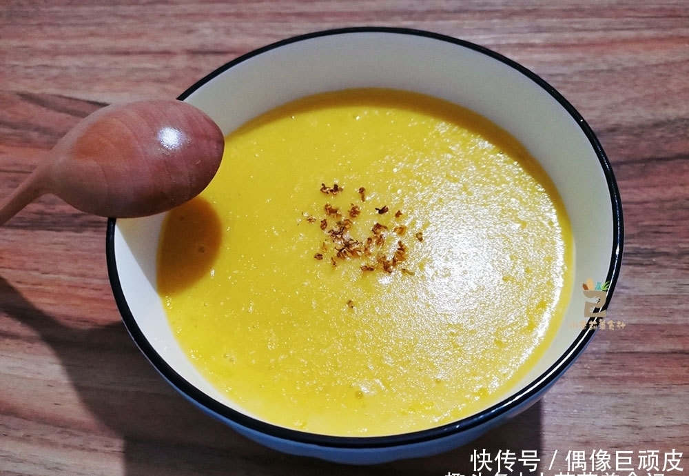 甜玉米|做玉米汁时,只放水可不行,多加一样食材,玉米汁香浓好喝又营养