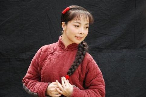  种地|星光大道出来的国家一级演员，买不起房回家种地，老公身份成谜