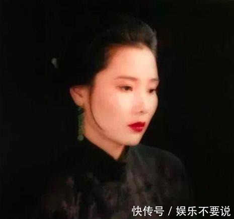 父亲|何赛飞和妹妹十年“夫妻”,与初恋裸婚恩爱32年,今成大赢家