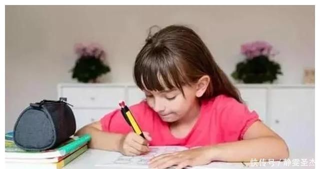 女儿|16岁女儿早恋,宝妈发现后没有打骂,反问一个问题让女儿收心