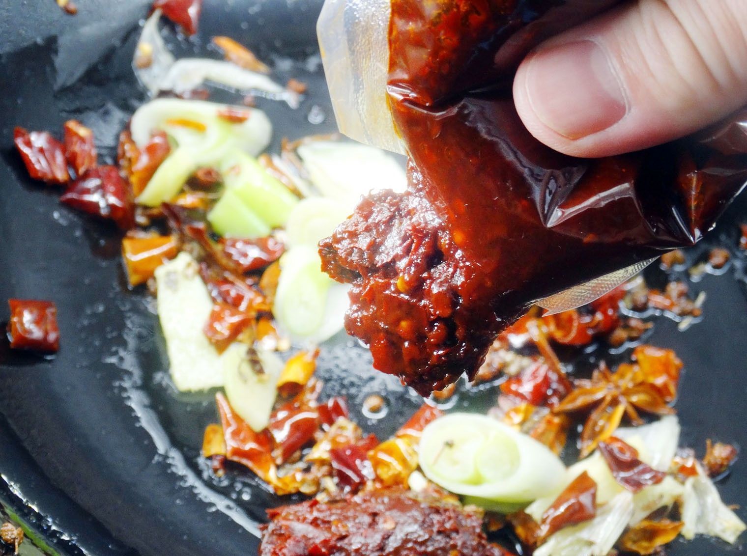 麻辣|满满的蟹黄蟹膏,教你在家做香辣蟹,个个麻辣鲜香,好吃到吮指