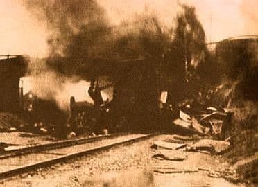 张学良|此人跪在张作霖坟前，痛哭流涕，说了4个字，字字扎心！