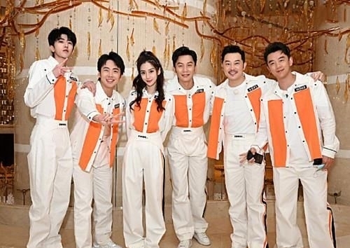 得知|跑男8第一期出现的黑衣人是谁?得知他的身份后,失敬了