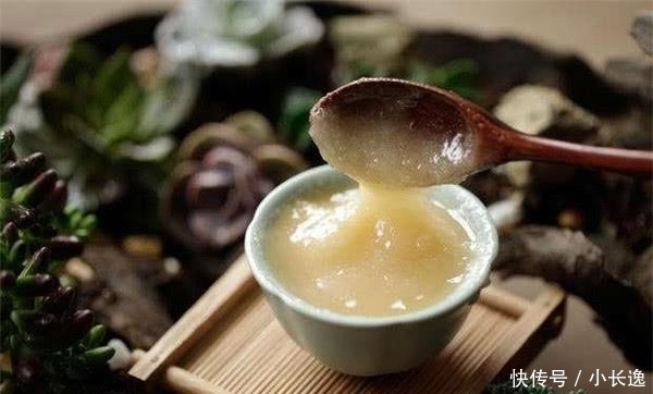 蚂蚁|这种蚂蚁很贪吃,自己喝蜜水把肚子吃成球,被当地人当零食生吃