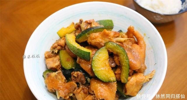 南瓜炖小鸡|鸡肉和它是绝配，可惜很多人没吃过，2元一斤，现在吃正当时