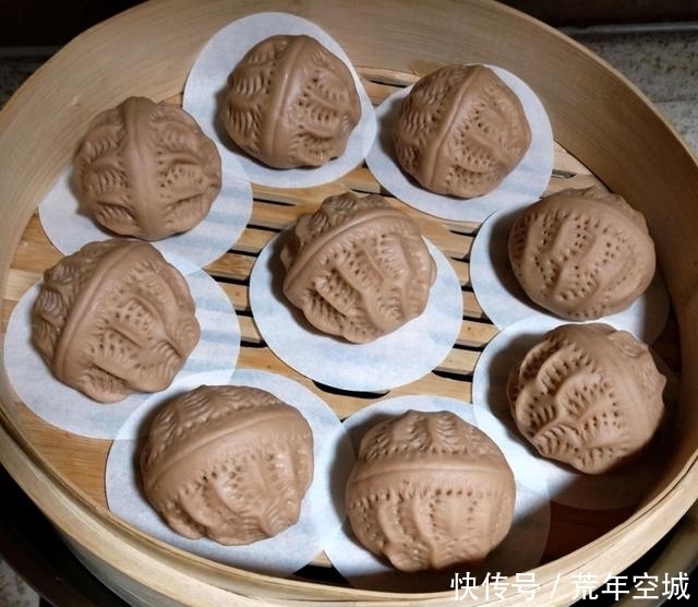 令人|独具风味的核桃面包,外观与口感都令人感叹,连吃5天都不够