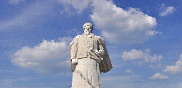 当官|慈禧曾下旨三十年内不许奏此人,其后代子孙当官的不多,多为名医