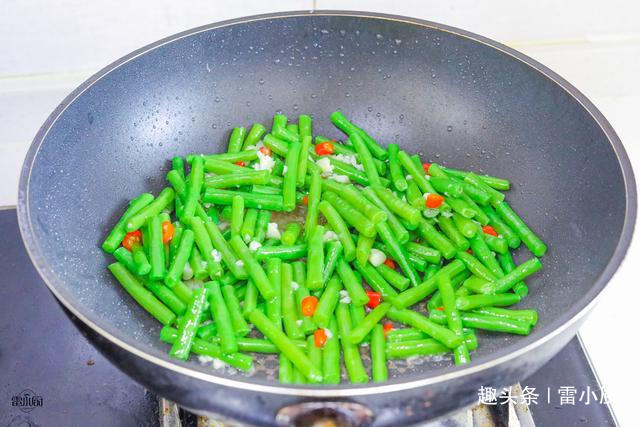  特别|长豆角这么做，不仅省油，还特别的入味，出锅香味扑鼻，真不错