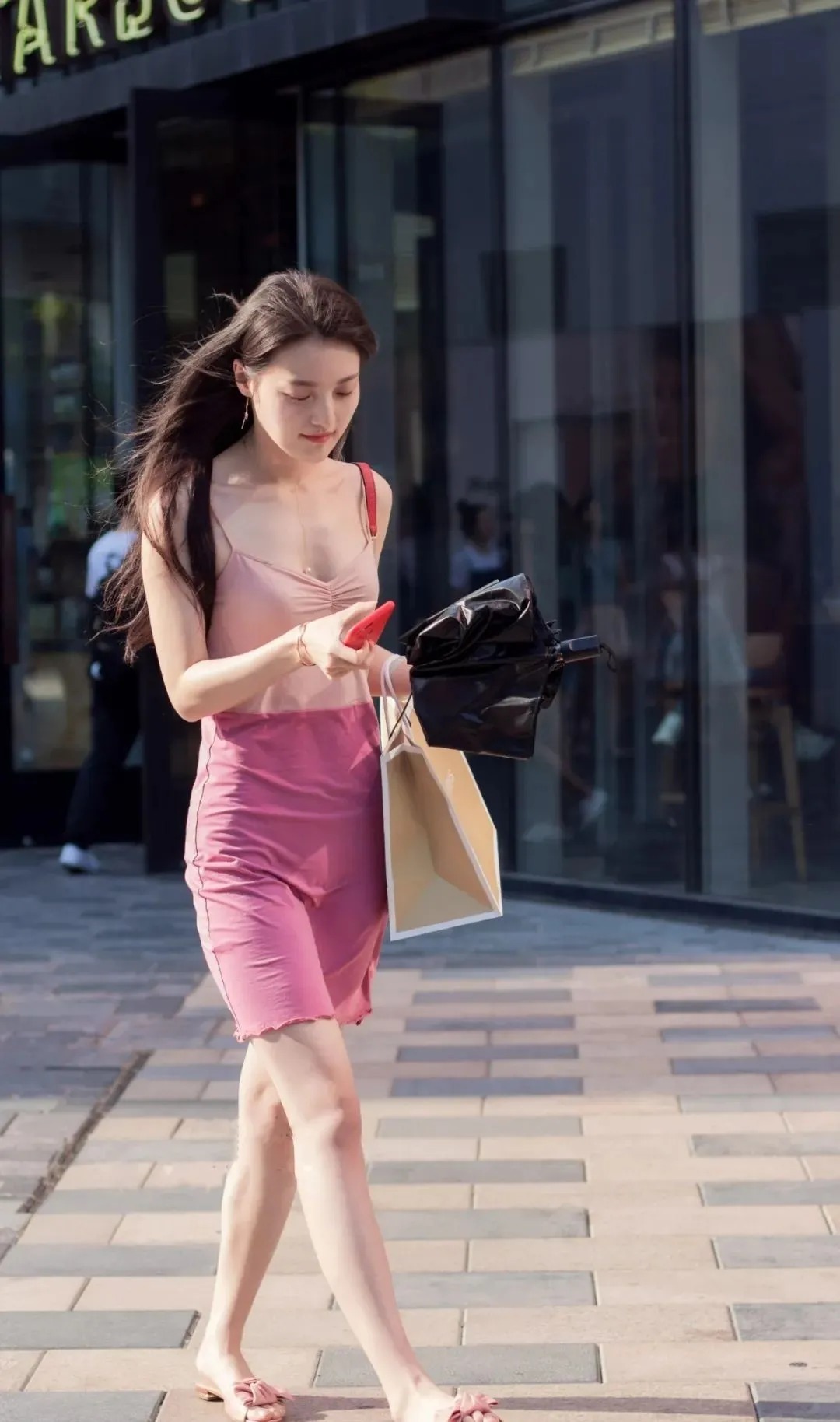 小姐姐|清秀唯美的小姐姐身穿连衣裙更佳气质清爽