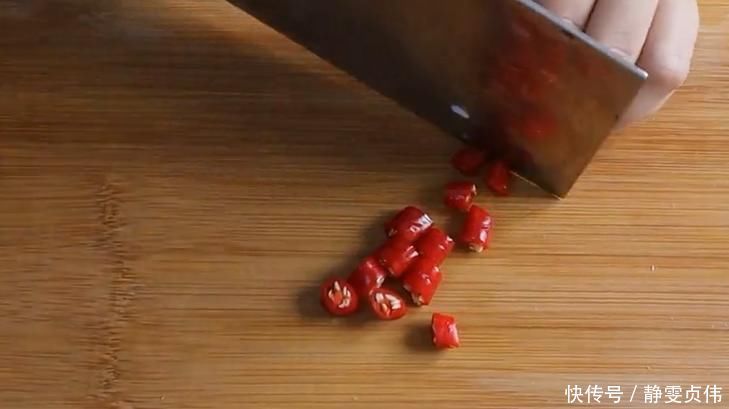 清爽|清爽又香辣的柠檬鸡爪,做法简单,口感爽脆,好吃到停不下来